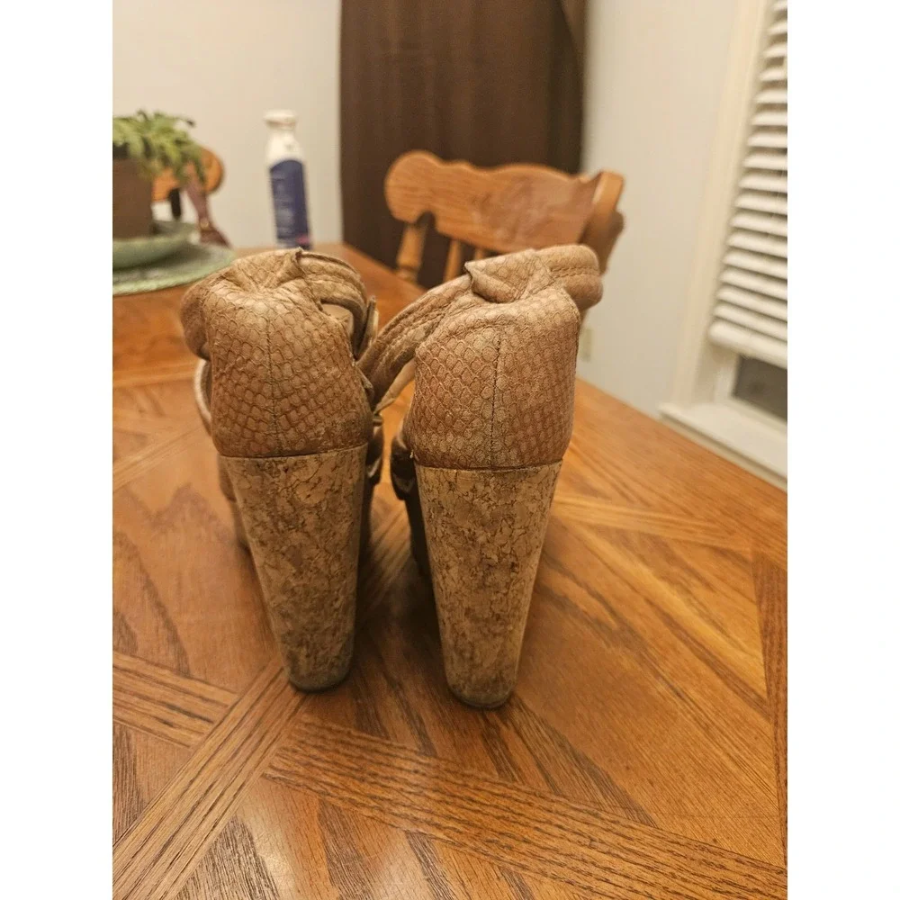 Tory Burch Wedge‎ Espadrille Sandals, Sz7, Tan Straps.